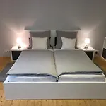 Tritt Ein Bring Glueck Herein - Exquisite 75 Qm - Messenaehe - Parkplatz - Flughafennaehe