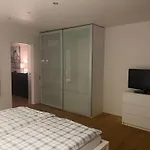 Apartment Tritt Ein Bring Glueck Herein - Exquisite 75 Qm - Messenaehe - Parkplatz - Flughafennaehe *