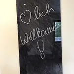 Tritt Ein Bring Glueck Herein - Exquisite 75 Qm - Messenaehe - Parkplatz - Flughafennaehe Apartment Dusseldorf