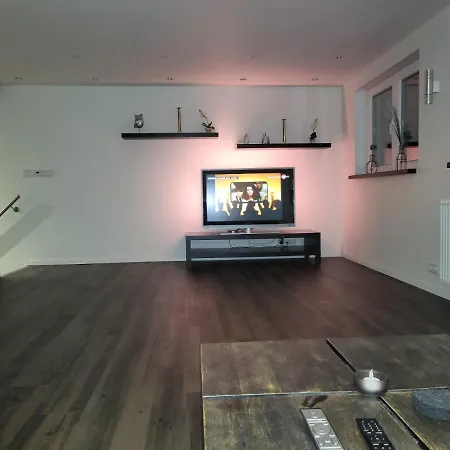 Tritt Ein Bring Glueck Herein - Exquisite 75 Qm - Messenaehe - Parkplatz - Flughafennaehe Apartment