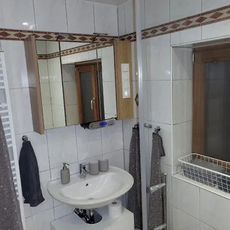 Tritt Ein Bring Glueck Herein - Exquisite 75 Qm - Messenaehe - Parkplatz - Flughafennaehe