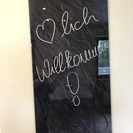Tritt Ein Bring Glueck Herein - Exquisite 75 Qm - Messenaehe - Parkplatz - Flughafennaehe Apartment Dusseldorf