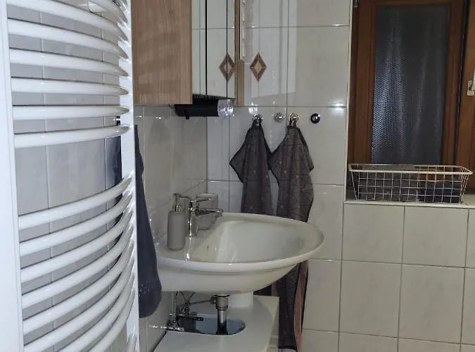 Apartamento Tritt Ein Bring Glueck Herein - Exquisite 75 Qm - Messenaehe - Parkplatz - Flughafennaehe *