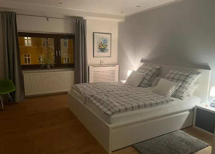 Tritt Ein Bring Glueck Herein - Exquisite 75 Qm - Messenaehe - Parkplatz - Flughafennaehe Apartman Düsseldorf